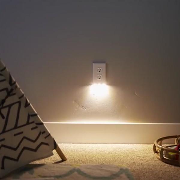 【BLACK FRIDAY Buy 2 Get 1 Free】OUTLET WALL PLATE WITH LED NIGHT LIGHTS