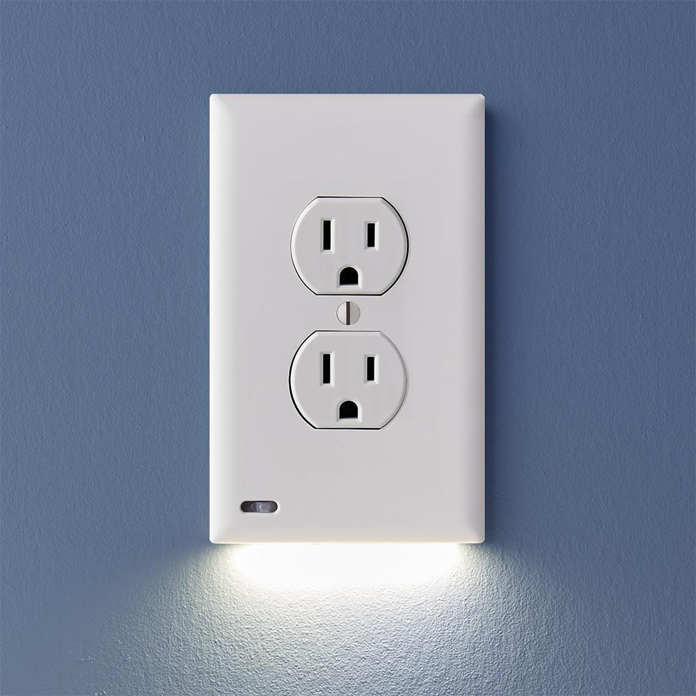 【BLACK FRIDAY Buy 2 Get 1 Free】OUTLET WALL PLATE WITH LED NIGHT LIGHTS